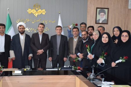 تجلیل شرکت برق از خبرنگاران شبکه دنا